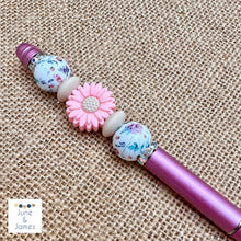 Load image into Gallery viewer, Pink Daisy Pen
